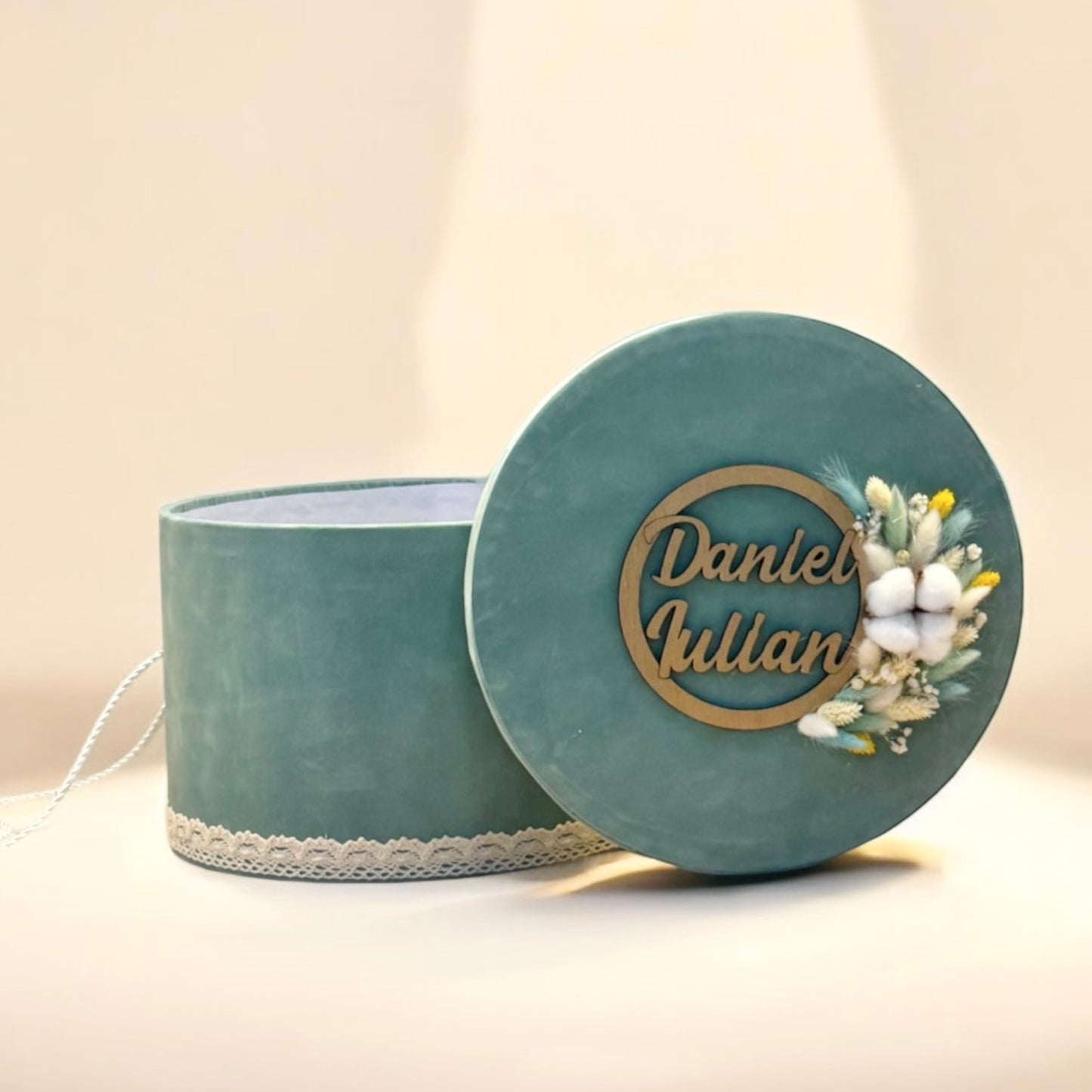 Cufar din carton catifelat personalizat Daniel