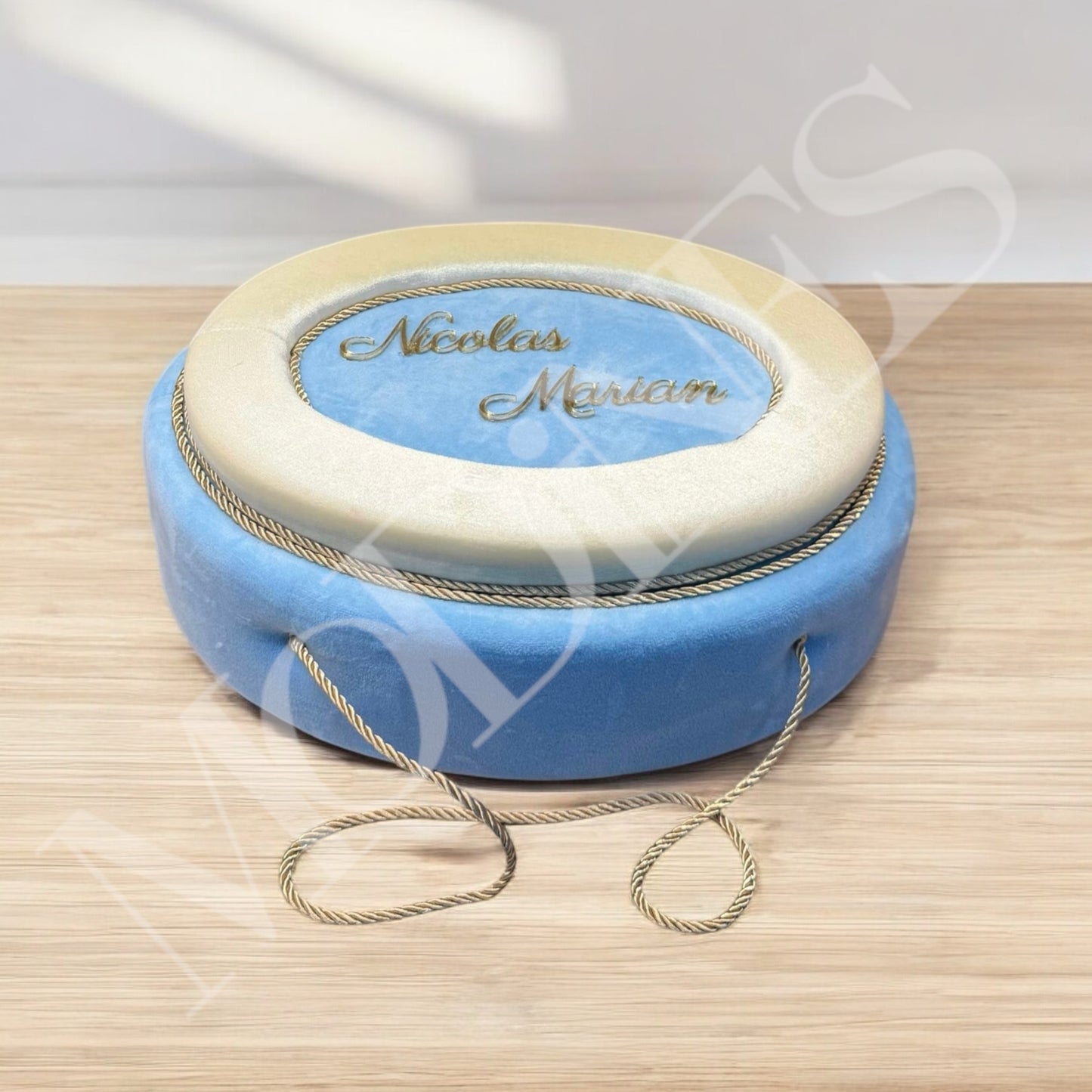 Cufar catifea buretat personalizat bleu crem baiat frumos