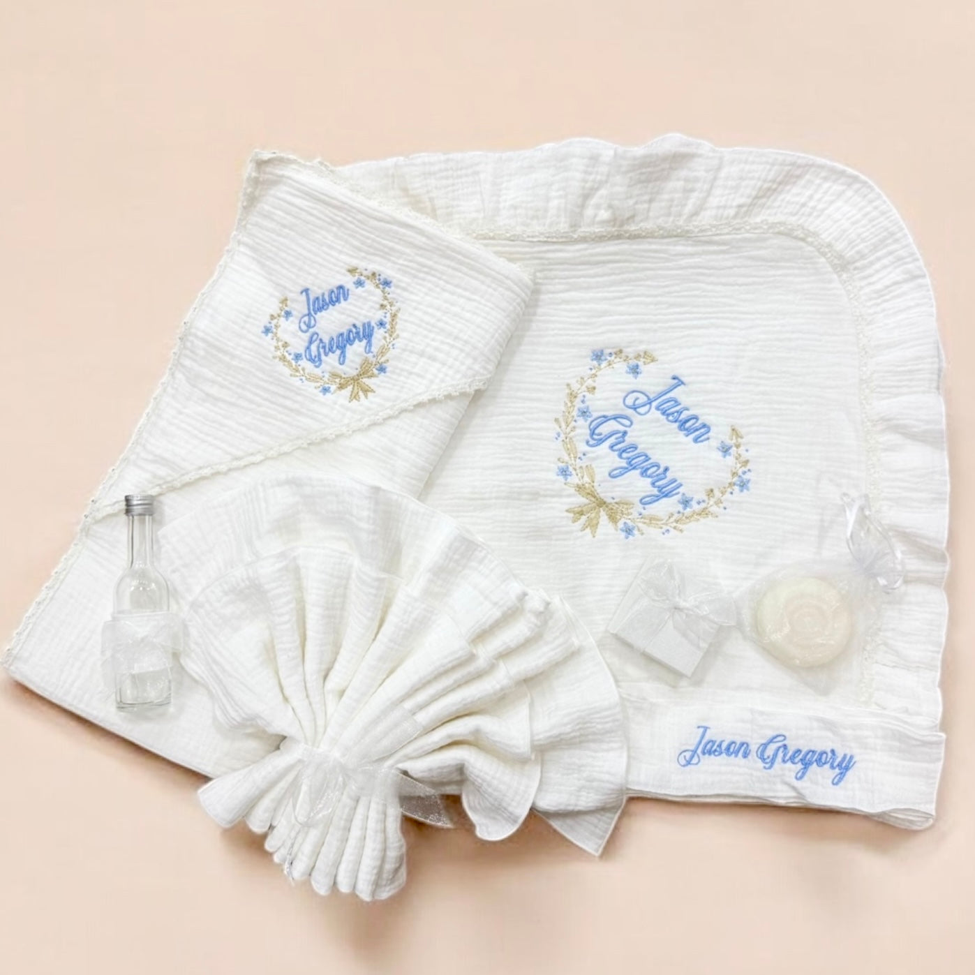 Cufar, lumanare si trusou botez personalizat