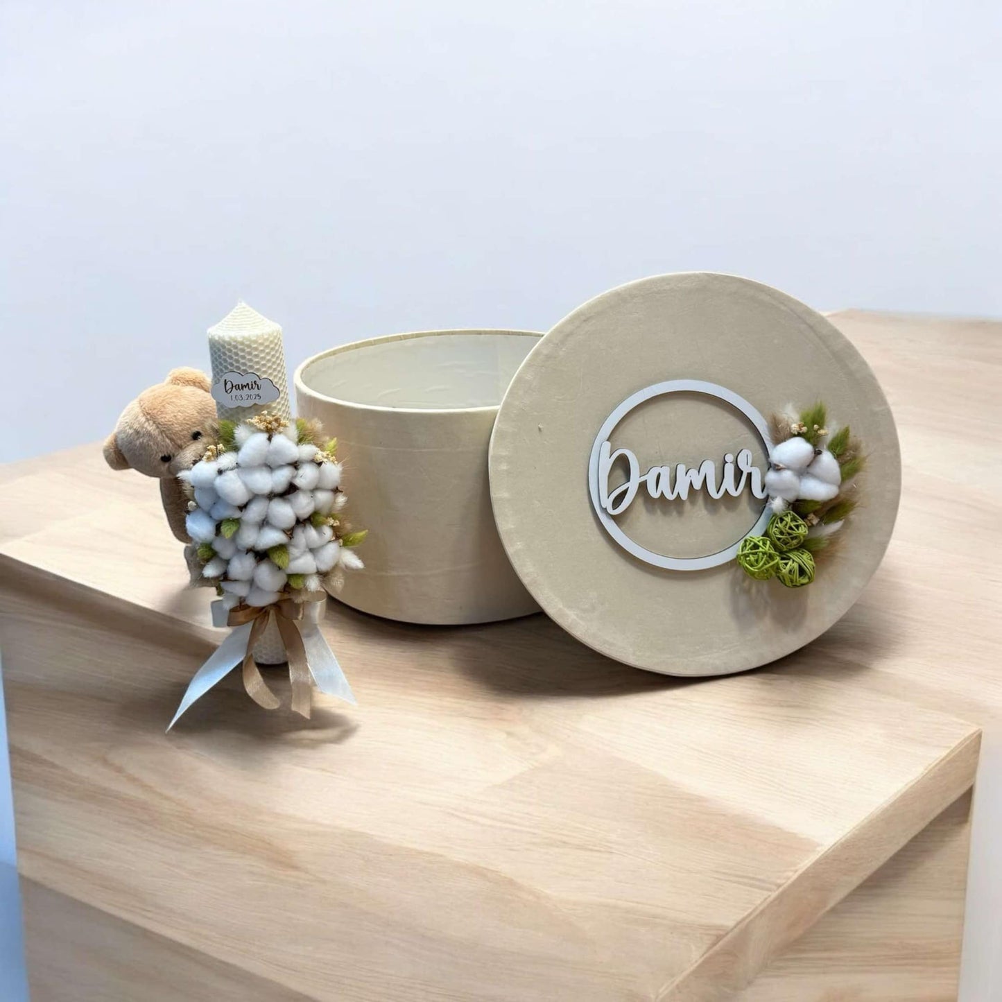 Cufar, trusou si lumanare botez