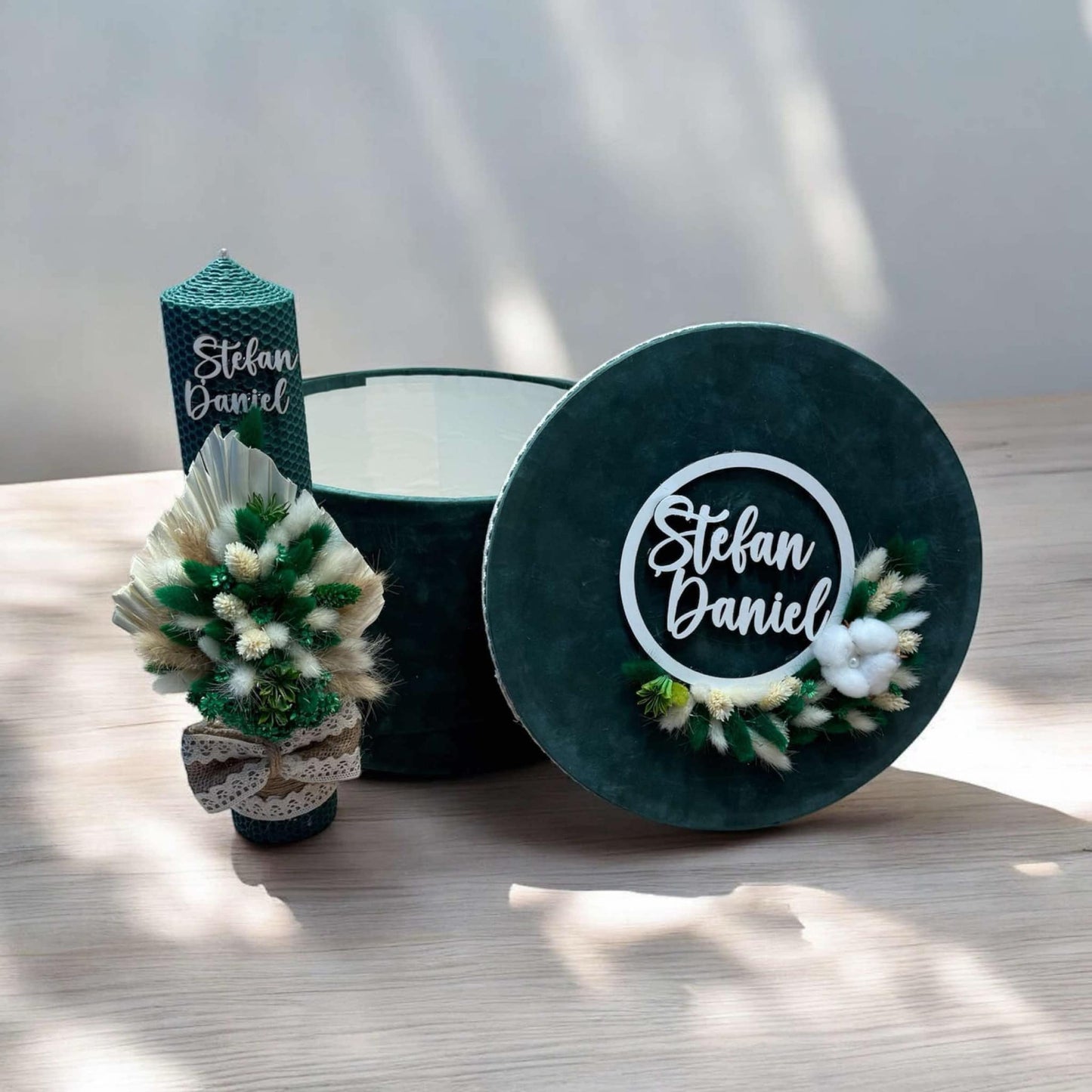 Cufar, trusou si lumanare botez