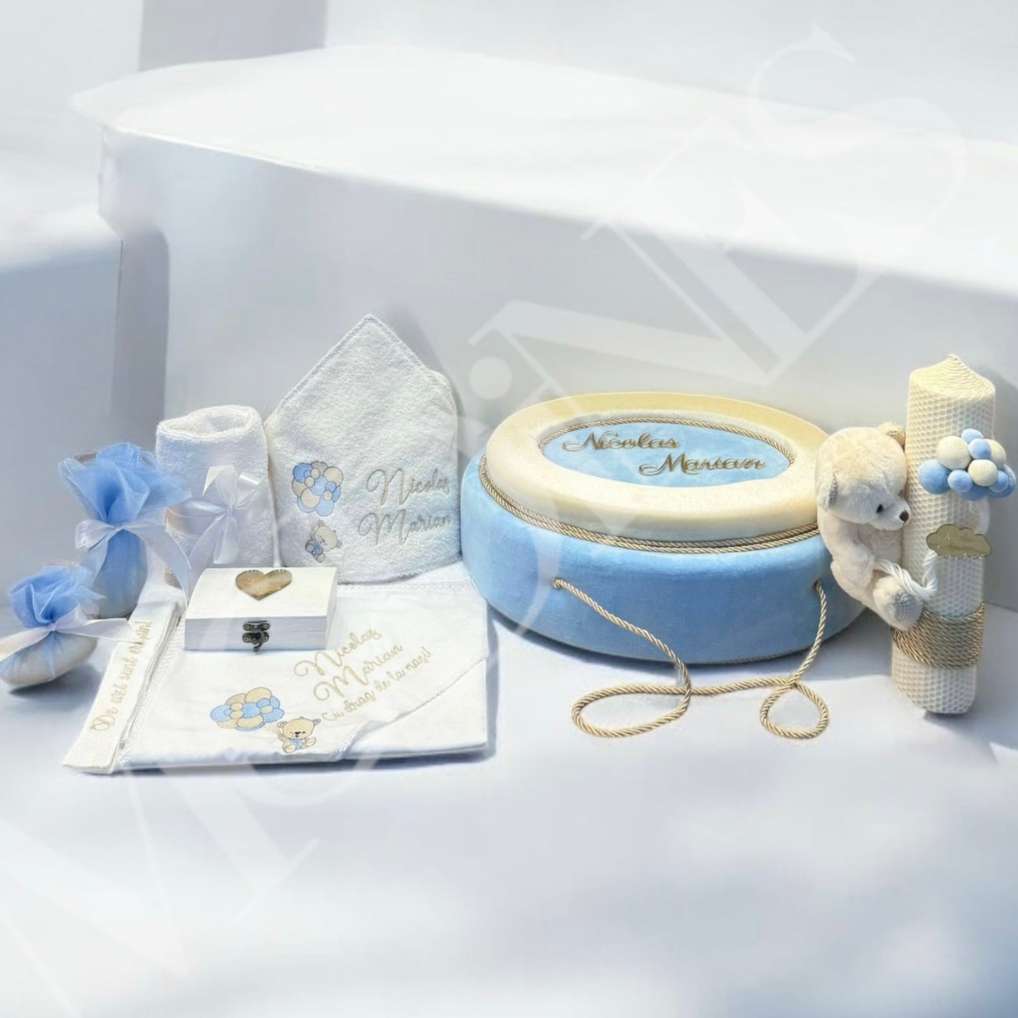 Cufar, trusou si lumanare baieti bleu botez personalizat