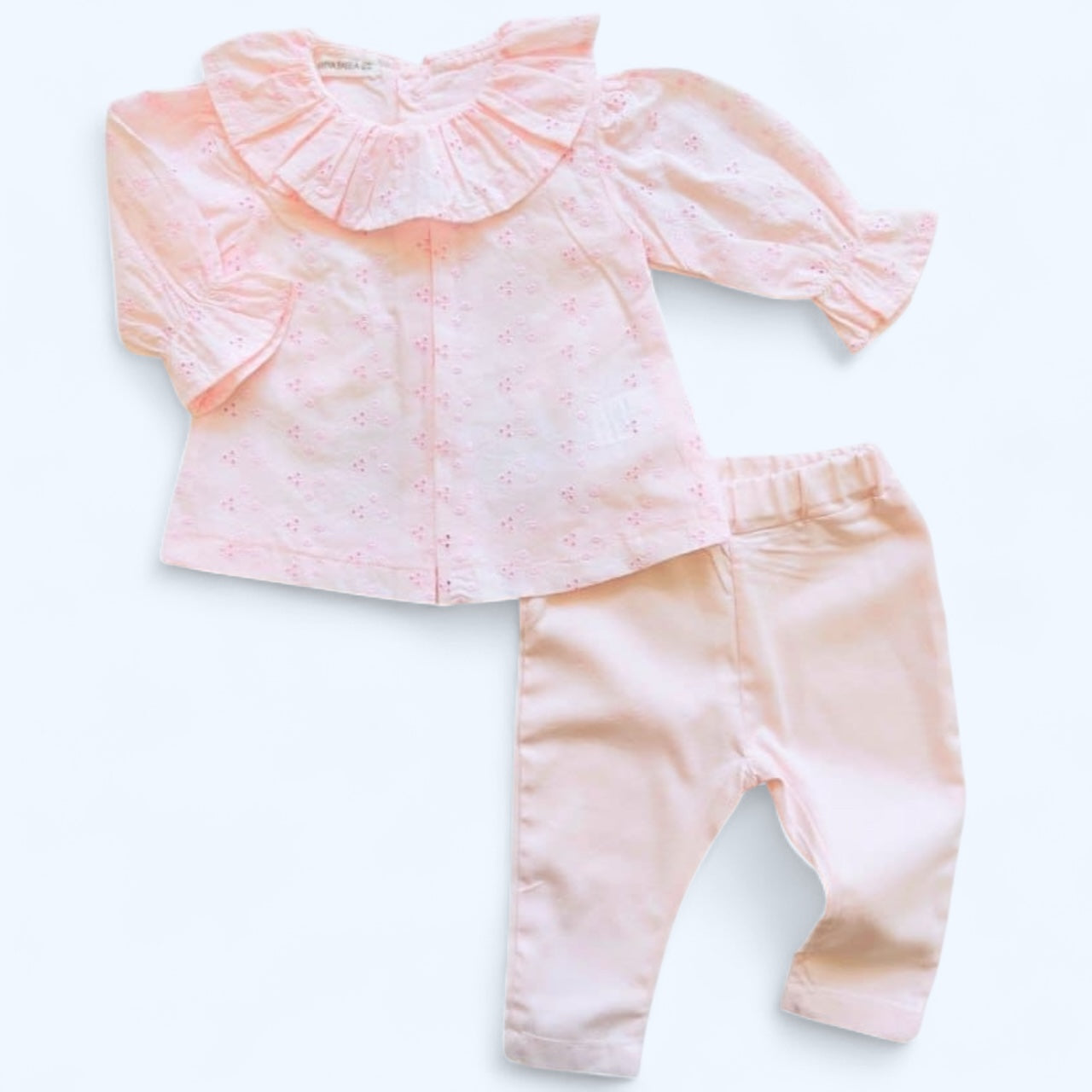 Tinuta potrivita pentru botez ceremonii sau cadouri