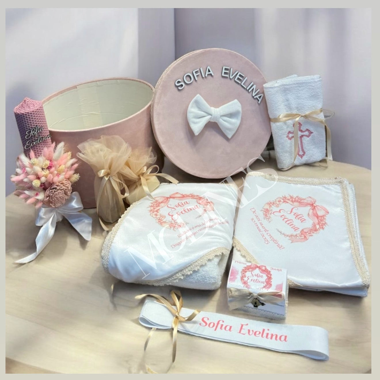 Cufar , trusou si pumanare botez personalizat fete