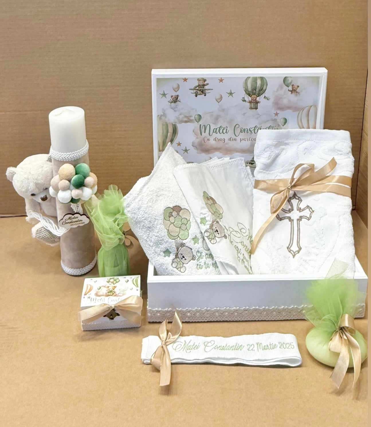 Cufar, trusou si lumanare botez