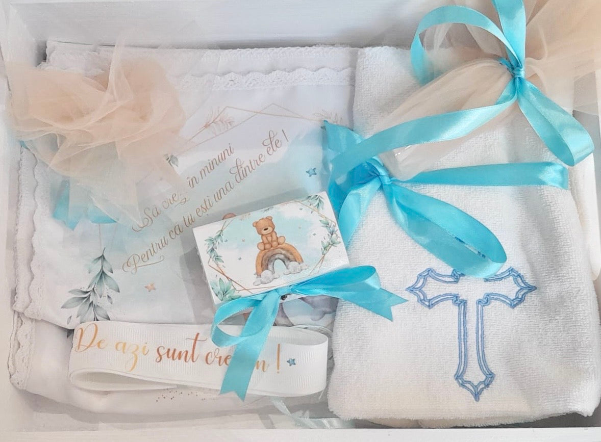 Cufar din lemn si trusou personalizat pentru botez