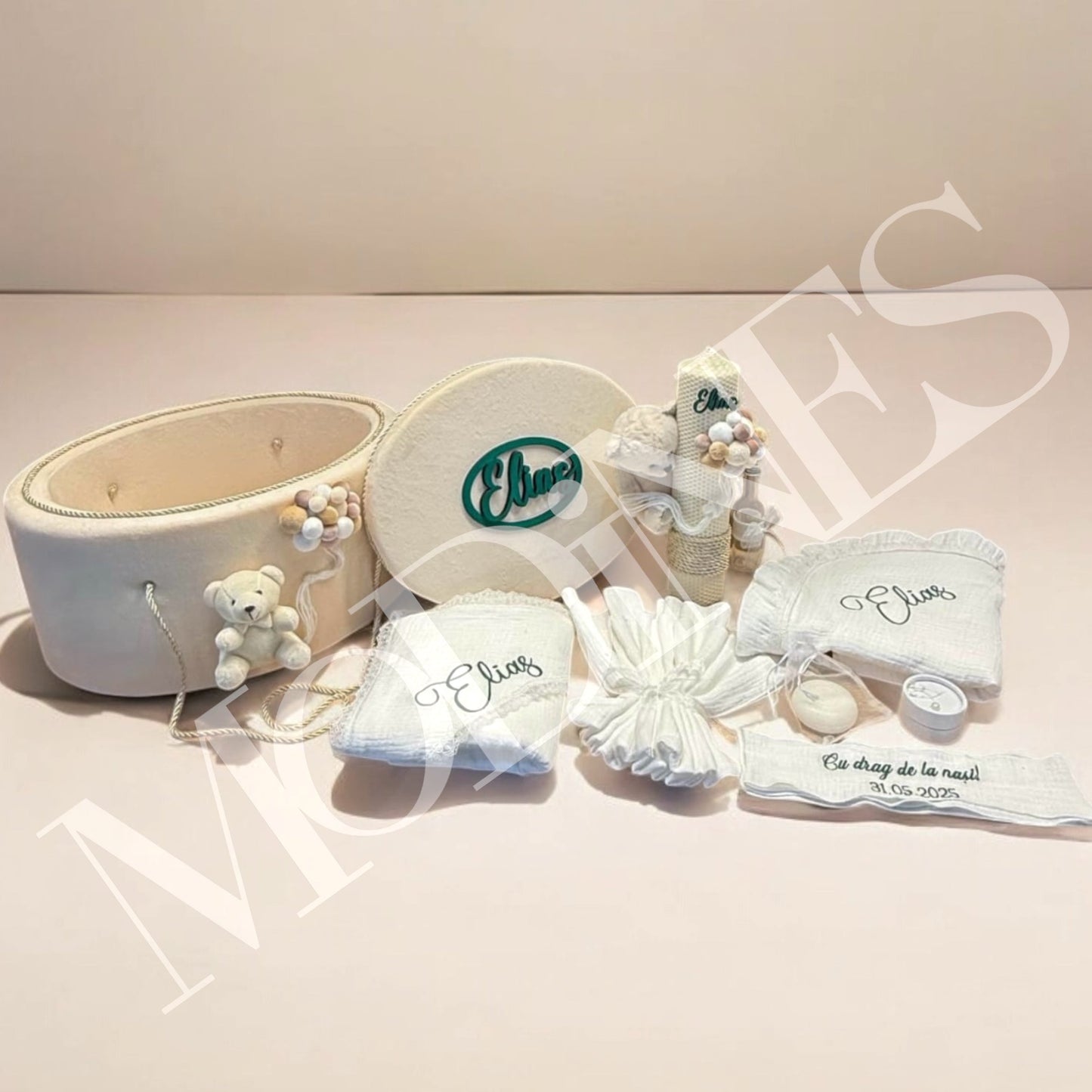 Cufar catifea, trusou muselina personalizat si lumanare din ceara naturala verde pentru fete si baieti botez