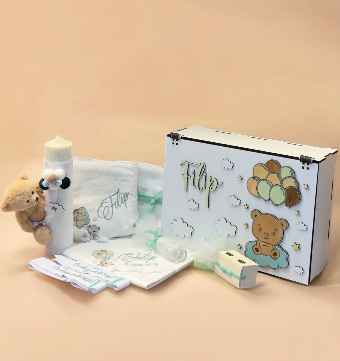 ursulet balonase brodat cu nume verde menta bej crem alb