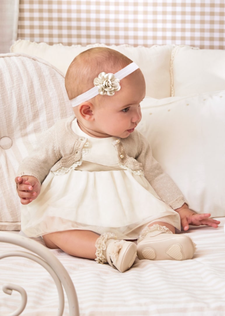 Rochie eleganta si chilotei asortati pentru nou-nascut