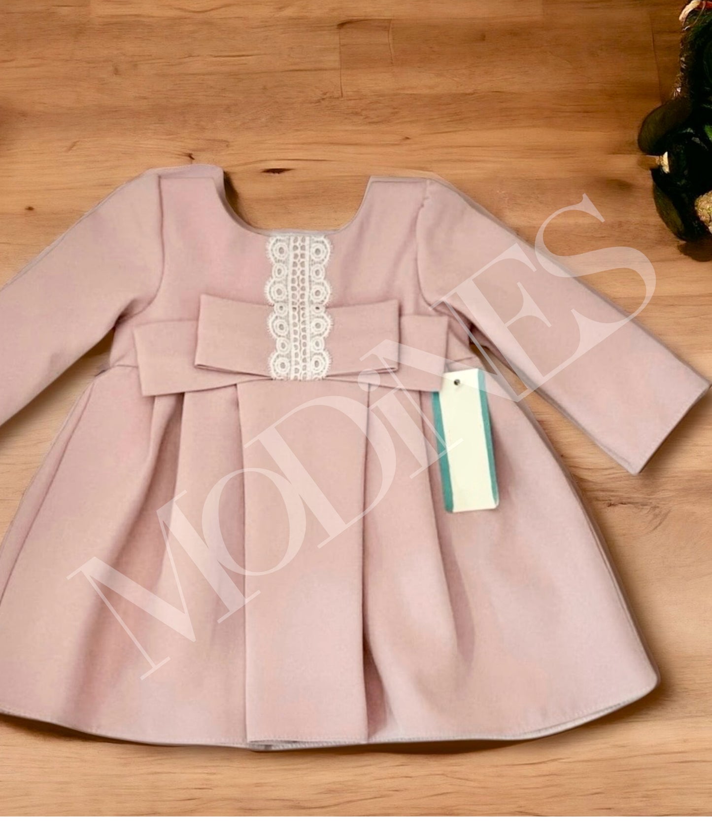 Rochita Lace Bow