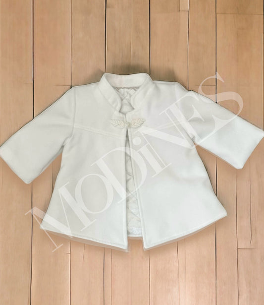 Paltonas fetite nou-nascut