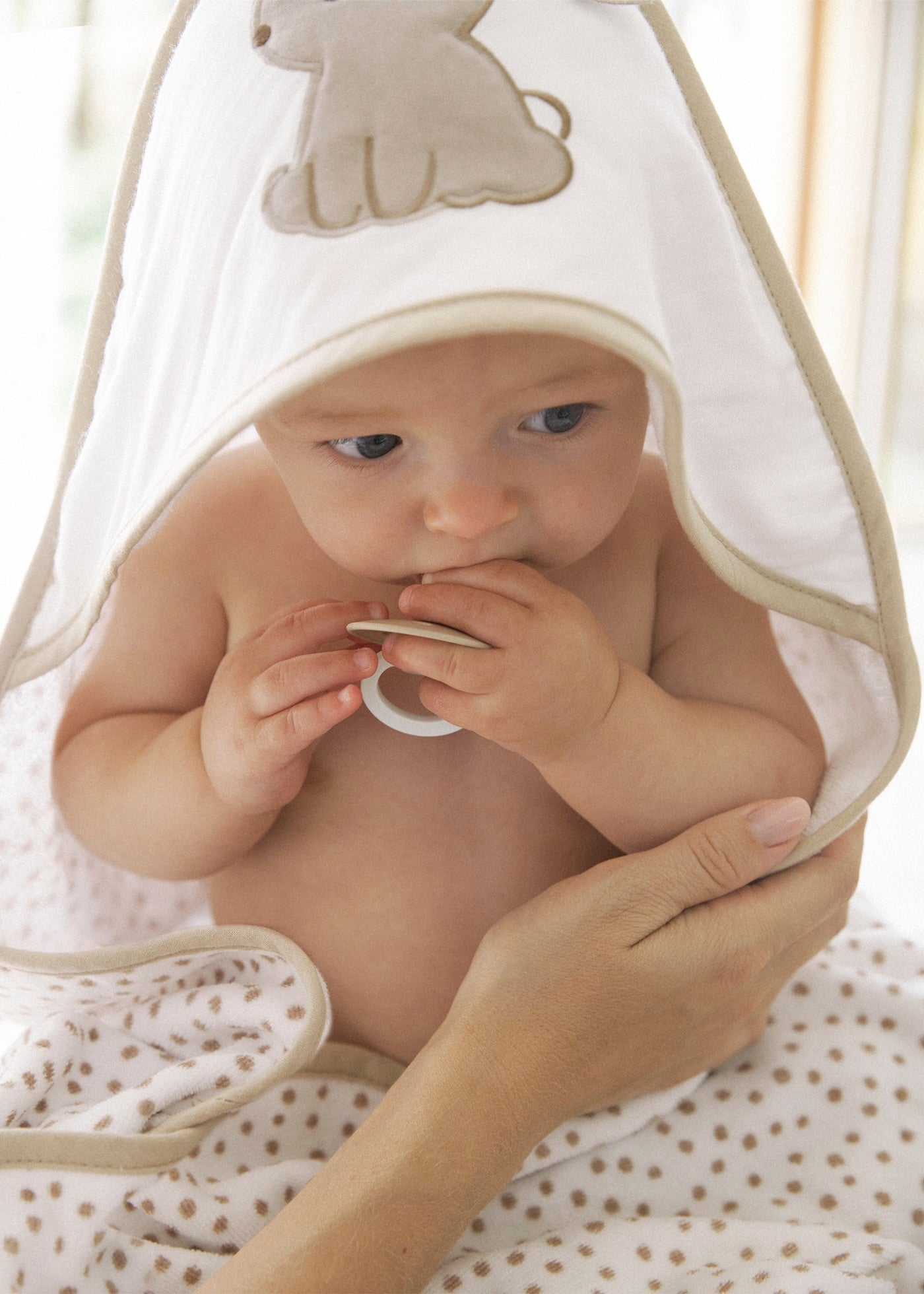Prosop cu gluga bebe
