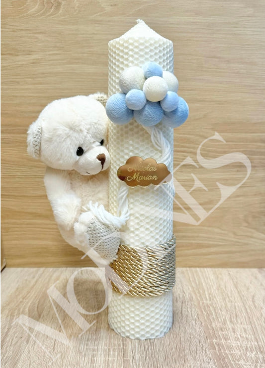 Lumanare ceara naturala din cu ursulet si balonase crem si bleu baiat baieti botez personalizata
