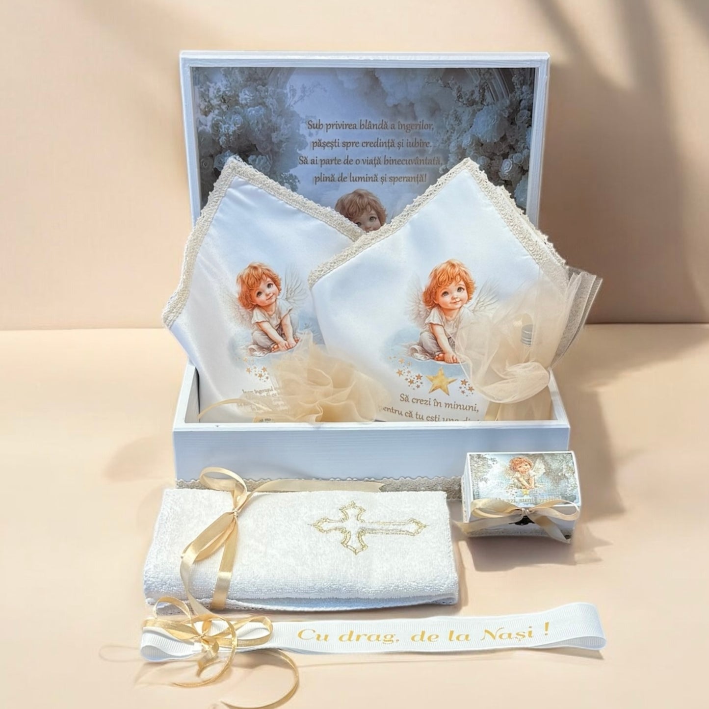 Cufar din lemn si trusou personalizat pentru botez