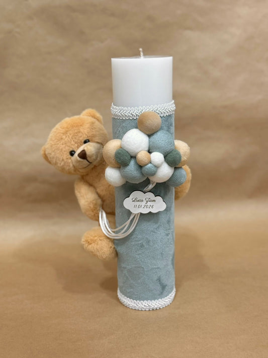 Lumanare imbracata in catifea cu balonase si ursulet 